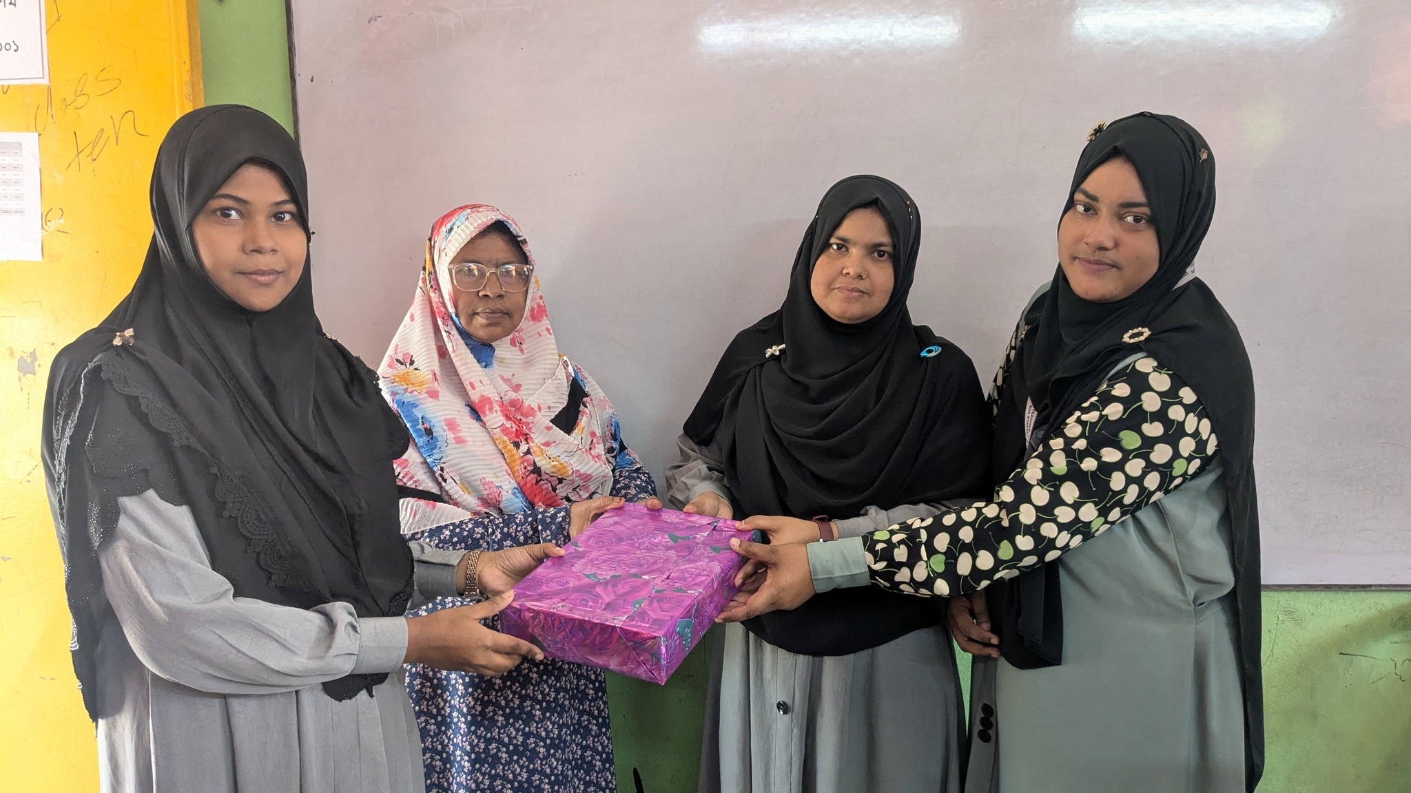 রমজান মাস উপলক্ষ্যে শিক্ষকদের মাঝে ক্বিরাত প্রতিযোগিতা।